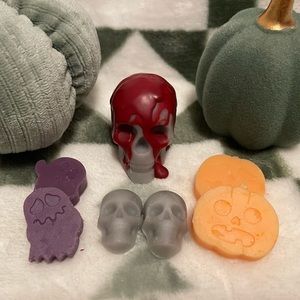 Candy Corn- Handcrafted Olive’s Candles Holloween Shaped Wax Melts.